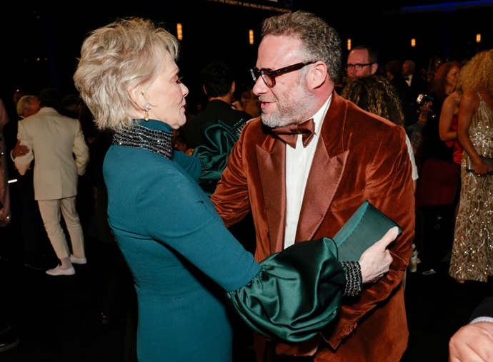 Seth Rogen And Jean Smart 