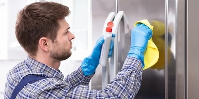 Make Your Fridge Shine: Easy Tricks Using Just a Few Simple Household Items!