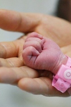 Ultrasound of The World’s Strangest-Looking Fetus Mistaken For a Bird / The Mother Has Had Several Minor Strokes While Waiting For the Baby to Be Born + Photo