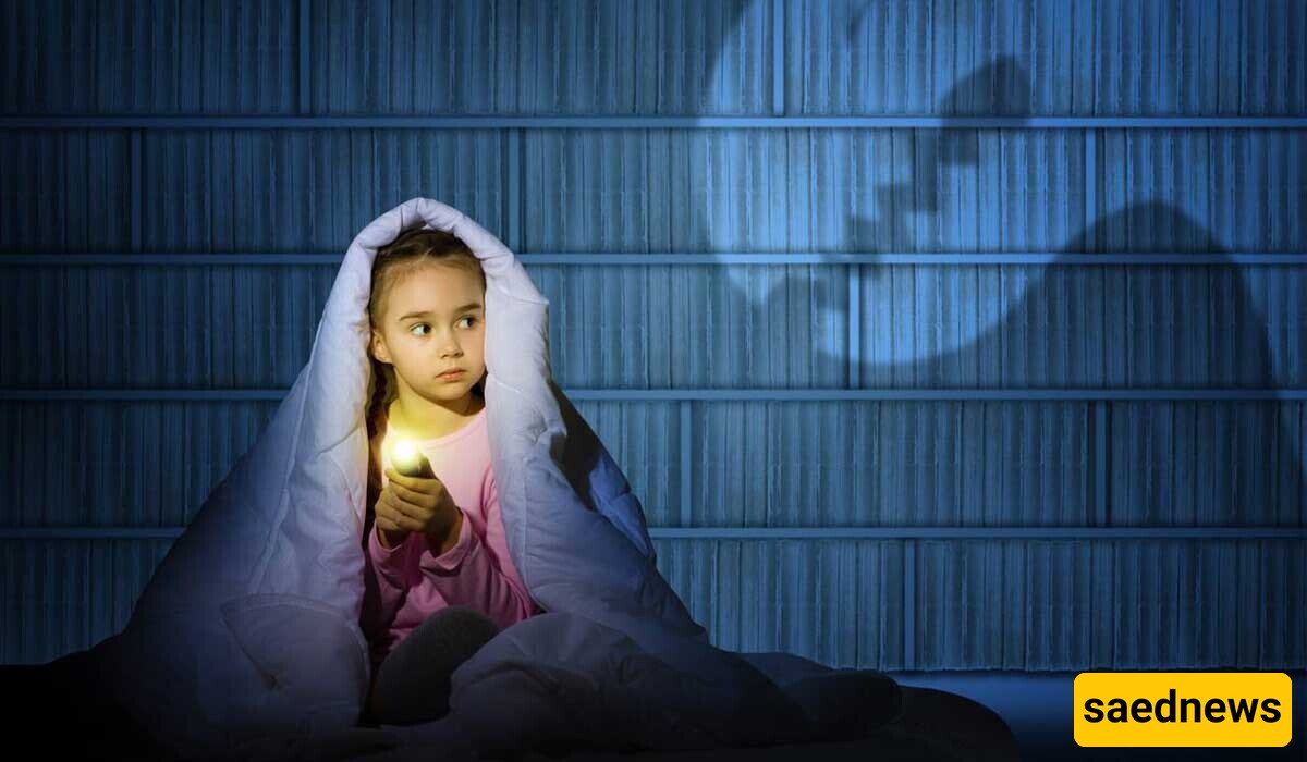 How to Deal with a Child Who Is Afraid of the Dark? 7 Strategies to Help Children Overcome Their Fear of Darkness