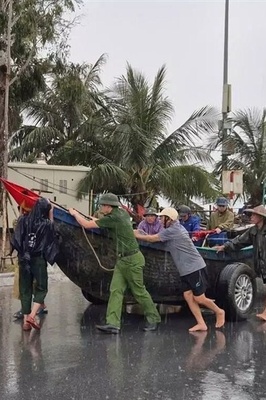 Typhoon Wipha Slams Northern Vietnam After Deadly Floods in Philippines