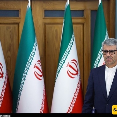 Iran Condemns US Military Threats to Venezuela, Cautions of Fallout