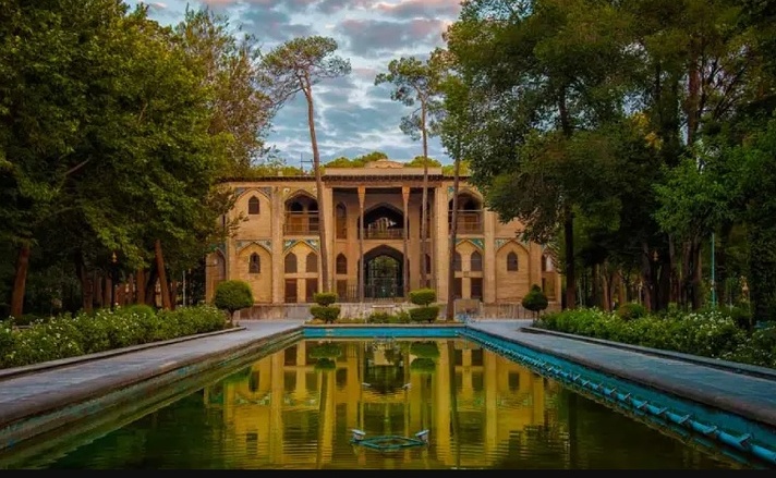 Hasht Behesht Palace