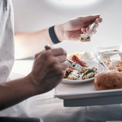 A Guide to Airline Meals: What Are They Like?