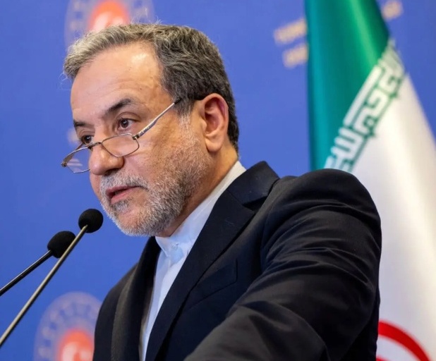 Araghchi’s response to Asharq Al-Awsat reporter regarding another war: There is a possibility of war, but Iran is ready