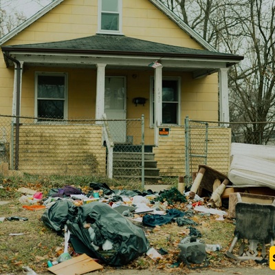 Common Mistakes That Keep Your Parking Area and Yard Dirty for Longer