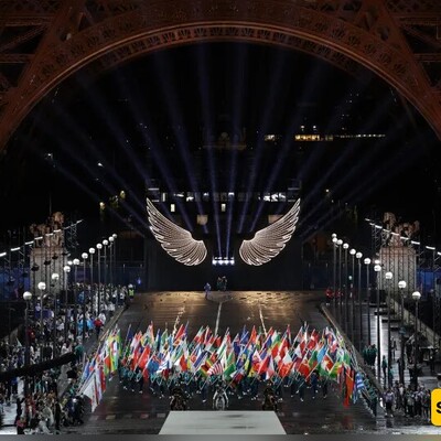 [VIDEO] Mesmerizing Light Show Kicks Off Paris 2024 Olympics: Highlights from the Unforgettable Opening Ceremony!