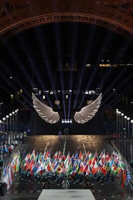 [VIDEO] Mesmerizing Light Show Kicks Off Paris 2024 Olympics: Highlights from the Unforgettable Opening Ceremony!