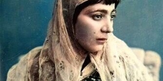 The Most Beautiful and Mysterious Woman of Naser al-Din Shah’s Harem Who Became the Court Photographer’s Muse + Photos