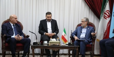 Iran and Iraq Sign Documents to Boost Scientific and Academic Cooperation