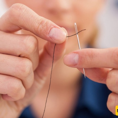 Great Trick For Threading A Needle In 3 Seconds + Video