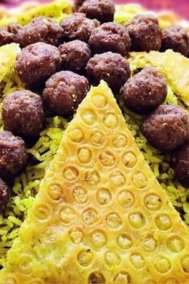 How to Prepare Chickpea Rice in Three Styles: European, Kermanshahi, and Shirazi .