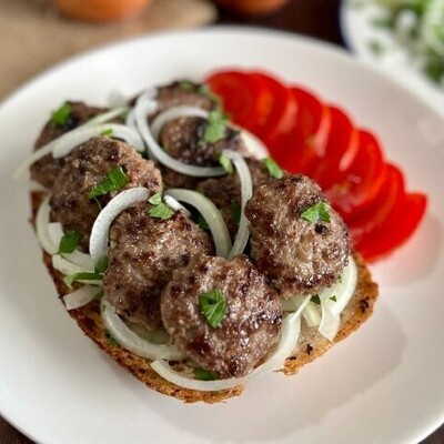 How to Make Edirne Meatballs; An Authentic Recipe from the City of Edirne, Turkey / It’s Basically Our Own Shami Meatballs but Softer and More Fragrant