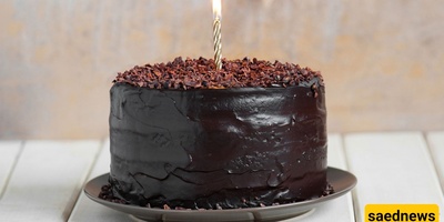 How to Make a Chocolate Cake with Irresistible Ganache Topping + Photos