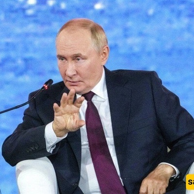 Putin Urges Russia's Aerospace Industry to Develop Rocket Engines