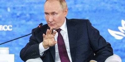 Putin Urges Russia's Aerospace Industry to Develop Rocket Engines