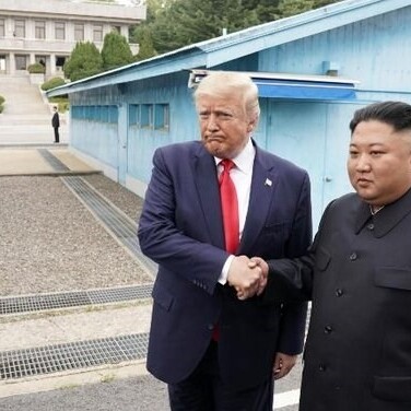 Donald Trump and the North Korean Leader Walk on North Korean Soil / Trump Becomes the First U.S. President to Enter North Korea + Video