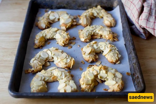 Almond Horns