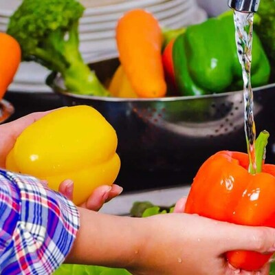 Effective Methods for Washing Fruits and Vegetables to Ensure Maximum Cleanliness and Safety