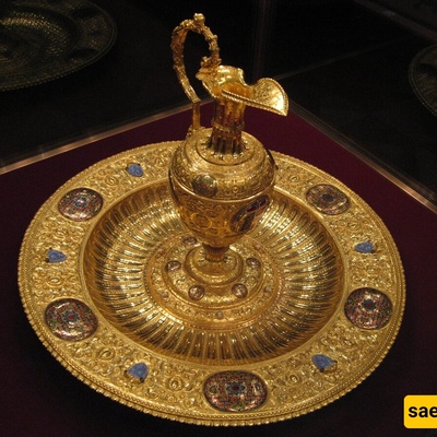 Unveiling the Jeweled Royal Chamber Pot and Basin in Pure Gold at Tehran’s Jewelry Museum, Belonging to Fath-Ali Shah Qajar [Photos]