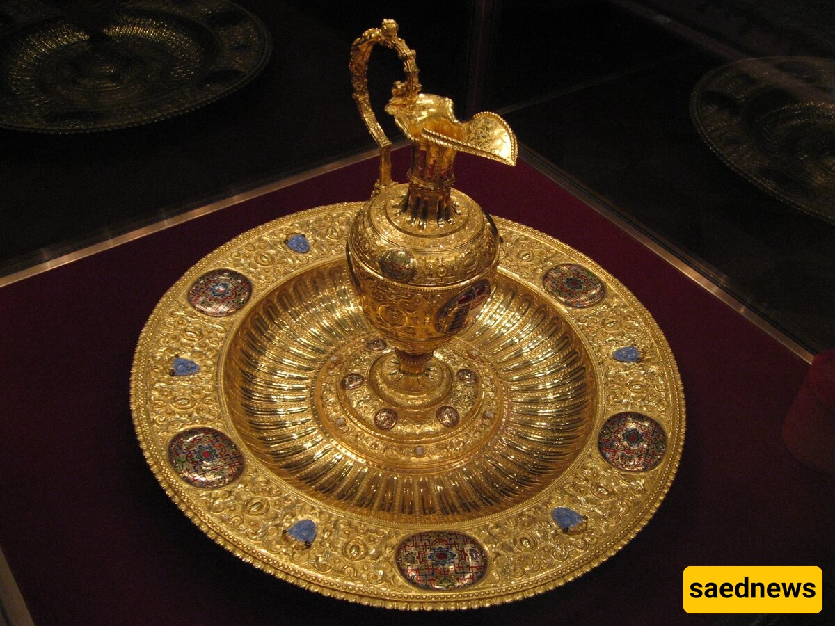 Unveiling the Jeweled Royal Chamber Pot and Basin in Pure Gold at Tehran’s Jewelry Museum, Belonging to Fath-Ali Shah Qajar [Photos]