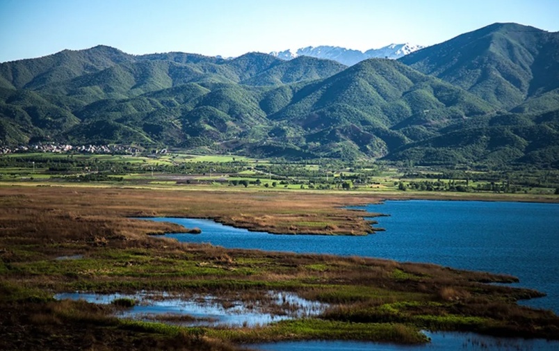 Lake Zarivar