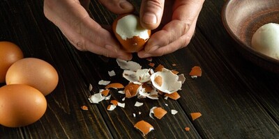 Easiest Ways to Peel Boiled Eggs Without the Hassle