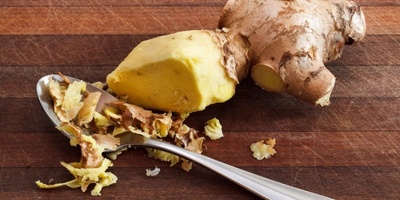 Proper Methods for Peeling and Grating Ginger: Two Easy Techniques