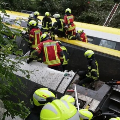 Train Derails, killing At least 3 People in Germany