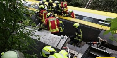 Train Derails, killing At least 3 People in Germany