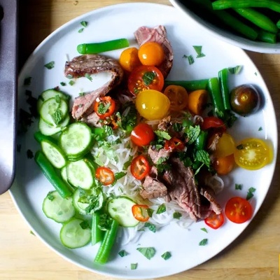 Garlic-Lime Steak & Noodle Salad — All The Pizza-Vibe, None Of The Fuss