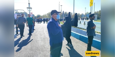 Zarif Reemerges in Style: Former Foreign Minister Attends Funeral of Iranian Martyrs in Casual Attire