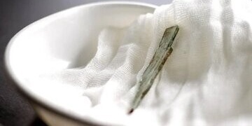 A Piece of Glass in the Liver: The Cause of 9 Years of Pain