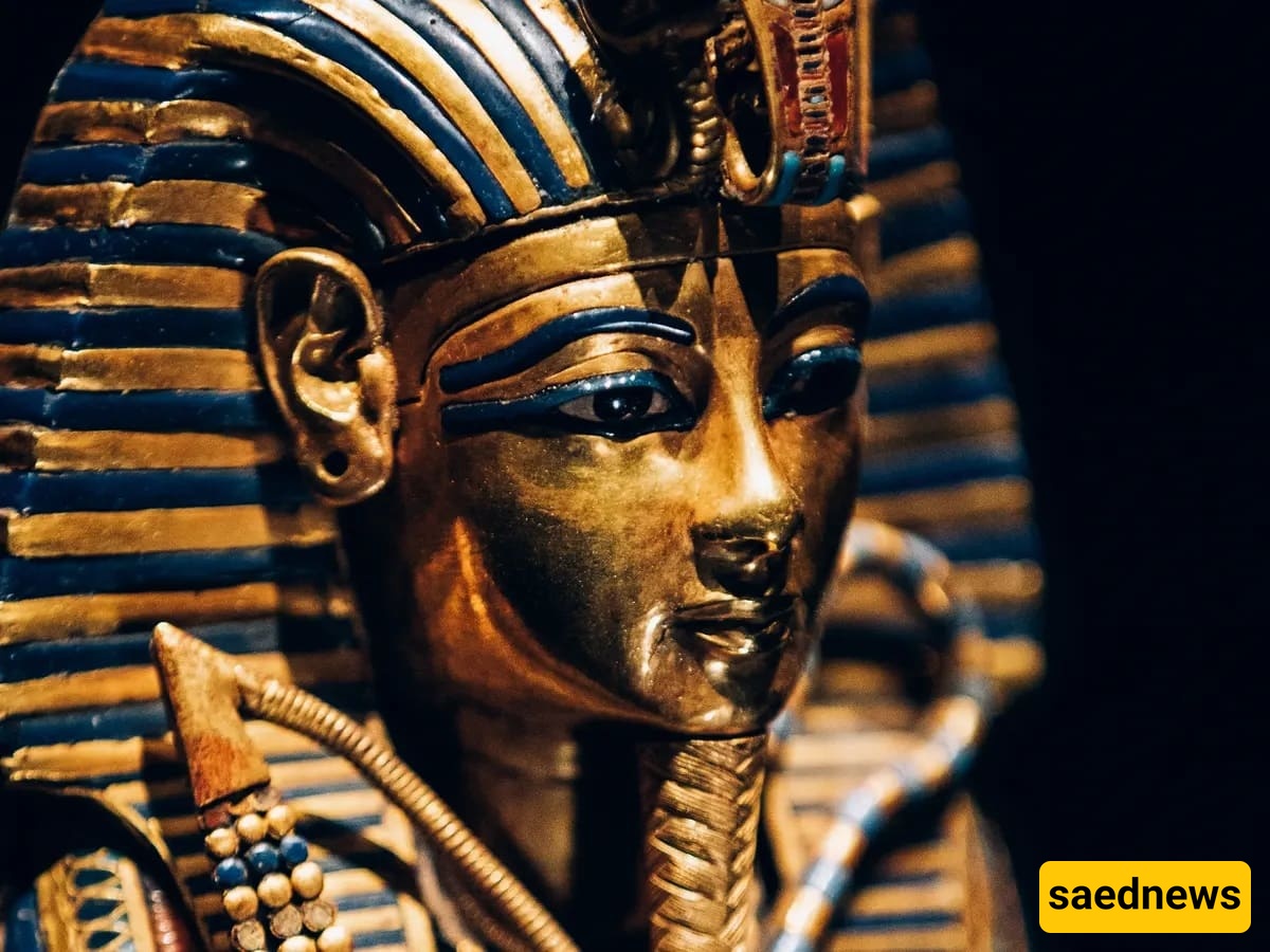 Selling a Pharaoh’s Mummy by the Sidewalk by a Street Vendor! +Photo