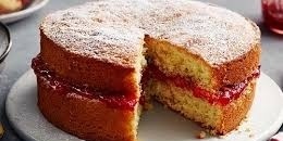 Guide to Baking a Cake in Traditional and Digital Rice Cookers