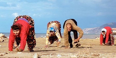 The Bizarre Family in Turkey Who Walk on All Fours! +Photos