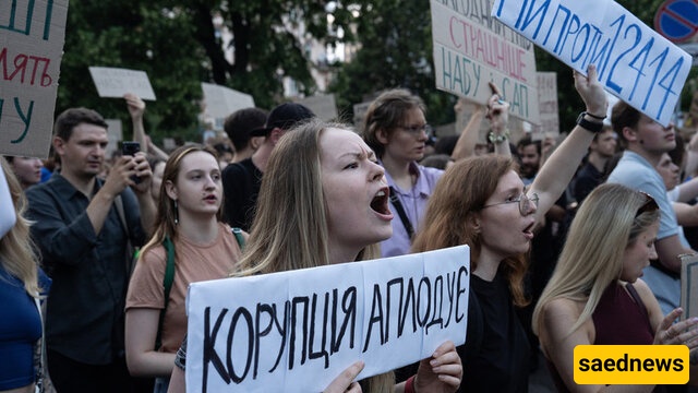 Protesters Chant ‘Zelensky Is The Devil’ In Kiev