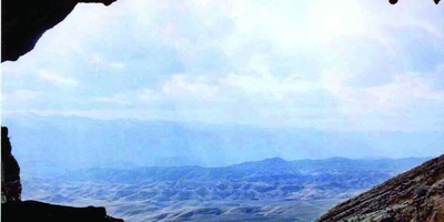 Mountain Goat Leads Hunter to a Hidden Treasure: Iran’s Cave Rich in Gems