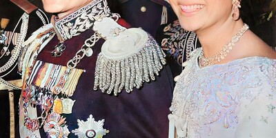 Frame of History / From Taj al-Saltaneh’s lace dress at the engagement ceremony of Mohammad Reza Pahlavi and Farah to Soraya’s high-maintenance and pretentious style at Churchill’s party.