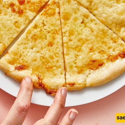 How to Make Delicious Cheese Pizza