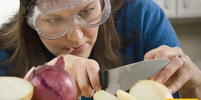 A New Scientific Discovery for Chopping Onions Without Tears... Unbelievable, but completely scientific!
