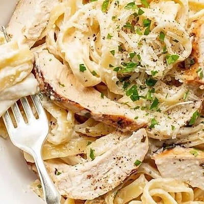 Restaurant-Style Chicken and Mushroom Pasta with Alfredo Sauce Recipe