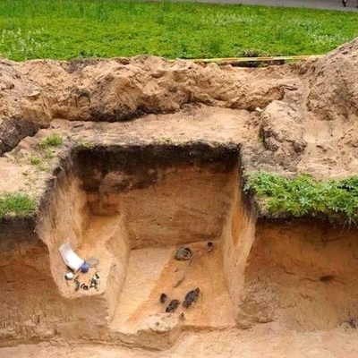 Stunning Discovery: 600-Year-Old ‘Crowned’ Body Unearthed Beneath a Park