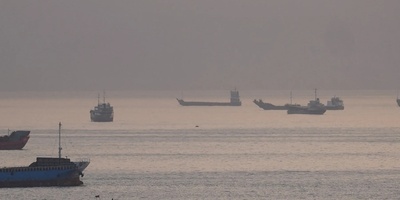 Israel Hayom: Dozens of Ships Coordinate With Iran to Pass Through the Strait of Hormuz