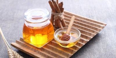 Honey and Cinnamon Face Mask: A Natural Way to Fight Acne and Minimize Pores