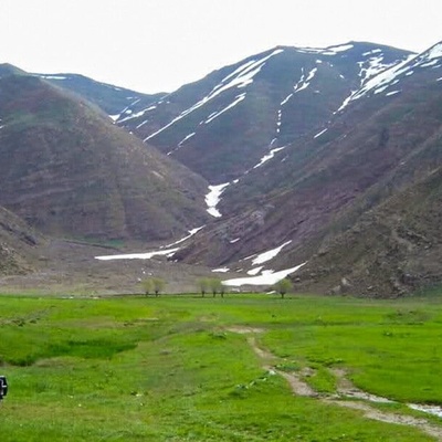 A Stroll Through Tehran’s Serene Paradise + Stunning Photos