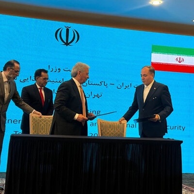 Iran, Pakistan Agree to More Than Double Agricultural Trade