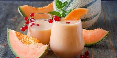 How to Make a Delicious and Nutritious Cantaloupe Smoothie + Expert Tips & Tricks