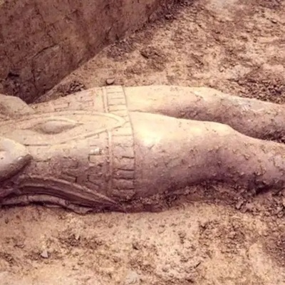 Iron Age Discovery: 2,400-Year-Old Ruler Statue with “Mickey Mouse”–Like Crown