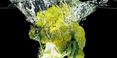 The Best and Safest Way to Wash Broccoli + Tutorial